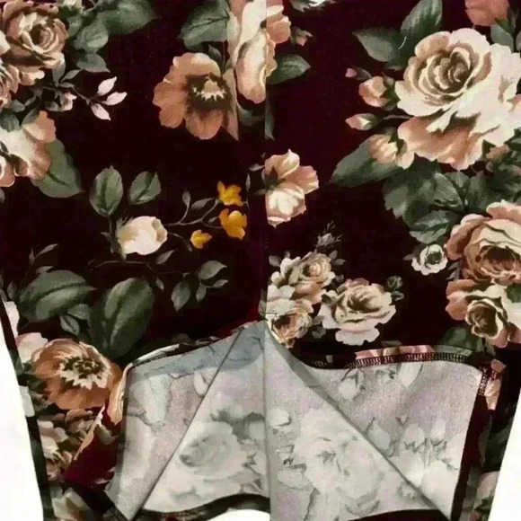 No Comment Women's Floral Pencil Skirt Red Size Small - Picture 3 of 5